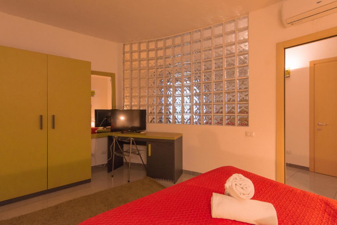 Delta Rooms ออลเบีย ภายนอก รูปภาพ